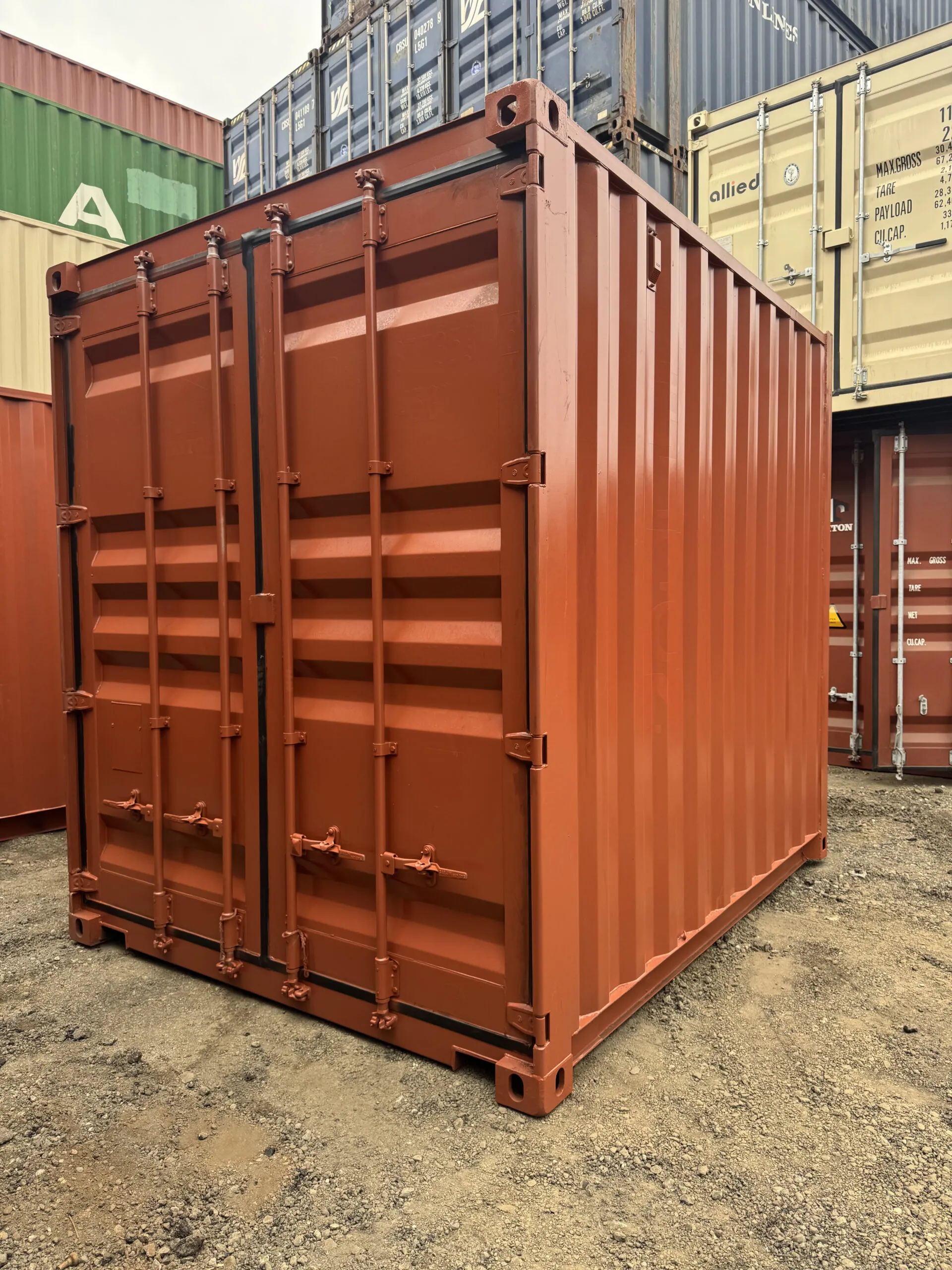 Weather-resistant 10ft non-ISO container for residential and commercial use