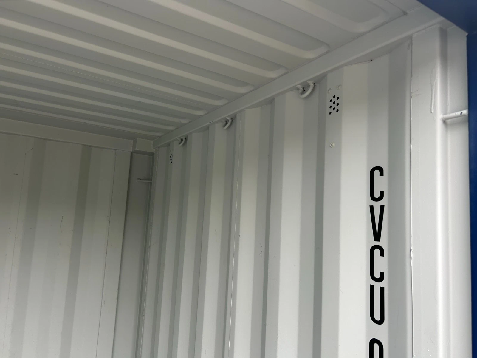 Heavy-duty 10ft shipping container for construction site storage