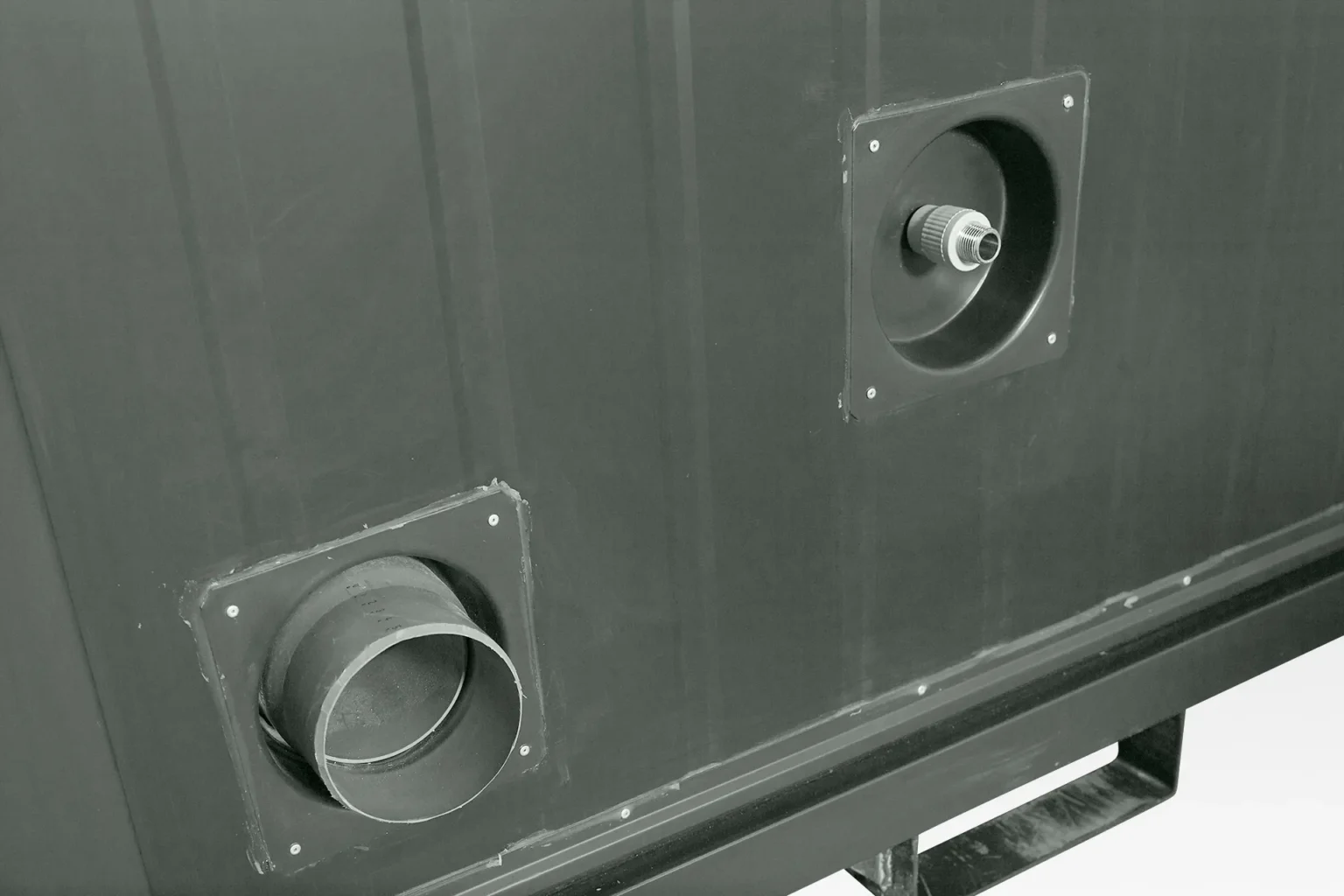 Twin toilet welfare unit with wash basins and extractor fans