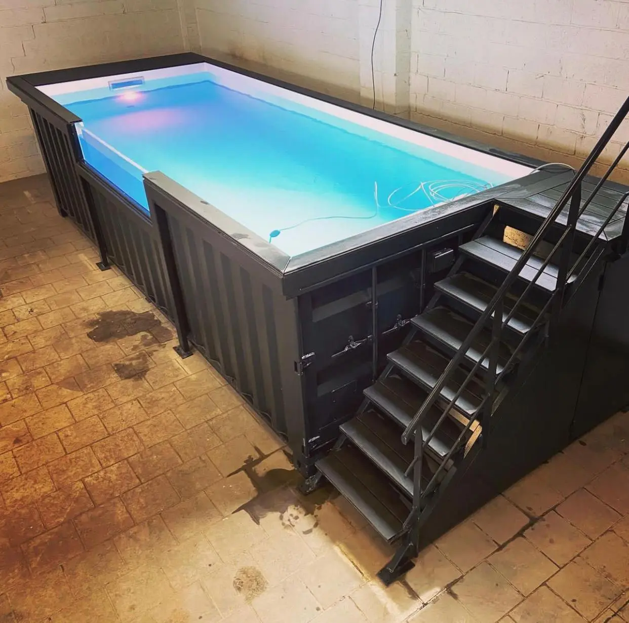 20ft container pool with modern steel design and integrated filtration system