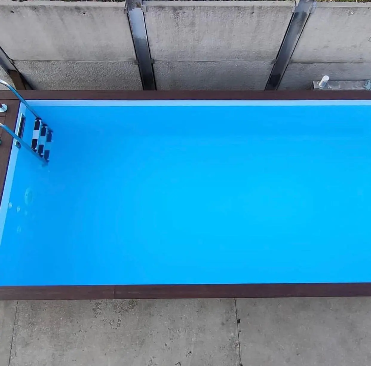 Above-ground 20 ft container pool with durable steel construction