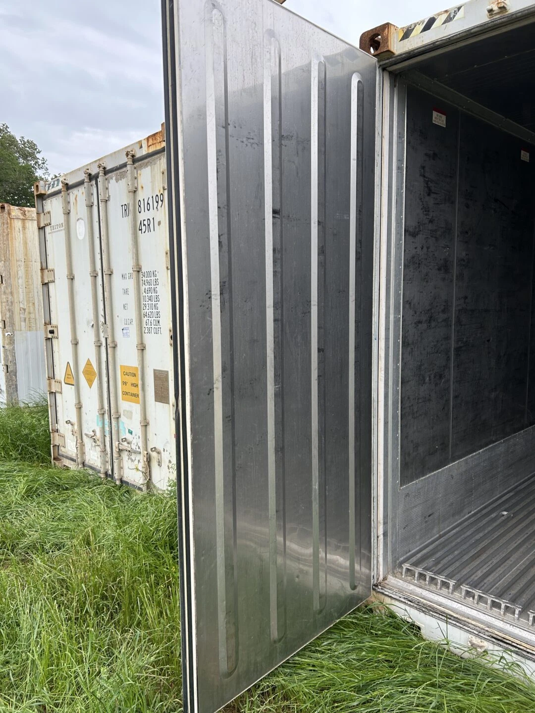 Portable 40ft cold room container for food distribution and pharmaceutical applications