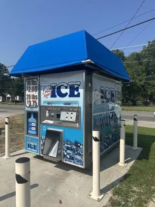 Commercial Kooler Ice IM1500 vending machine for ice and purified water sales
