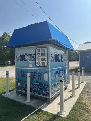 Outdoor ice and water vending machine for convenience stores and campgrounds