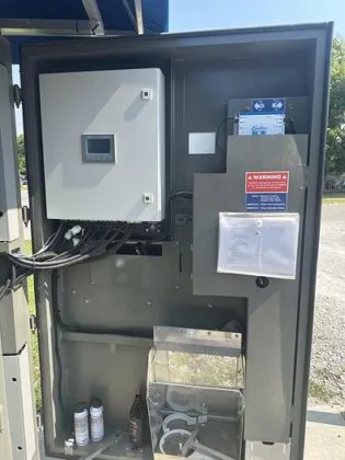 Commercial ice and water kiosk manufactured by Kooler Ice