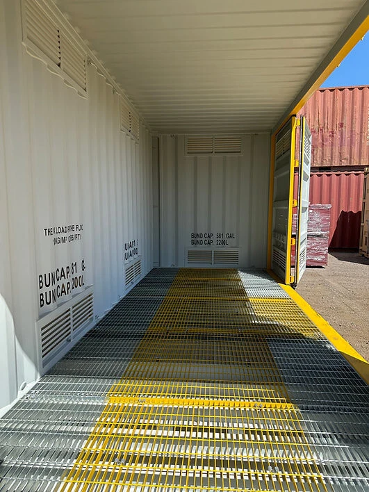 Heavy-duty hazardous goods container with ventilation system and spill containment