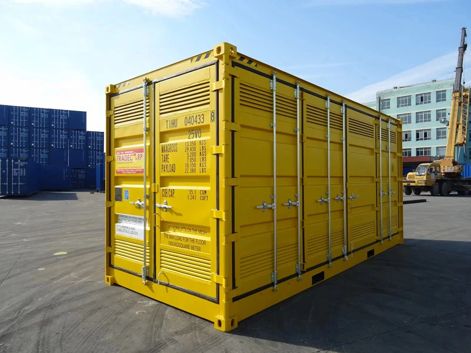 Hazardous goods shipping container for fuel and flammable liquid storage