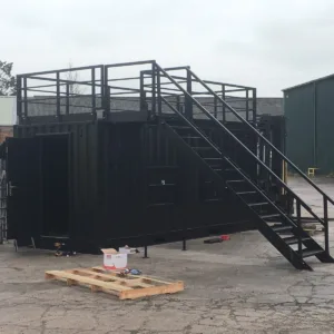 Wind and watertight 20ft shipping container with side and rear door access