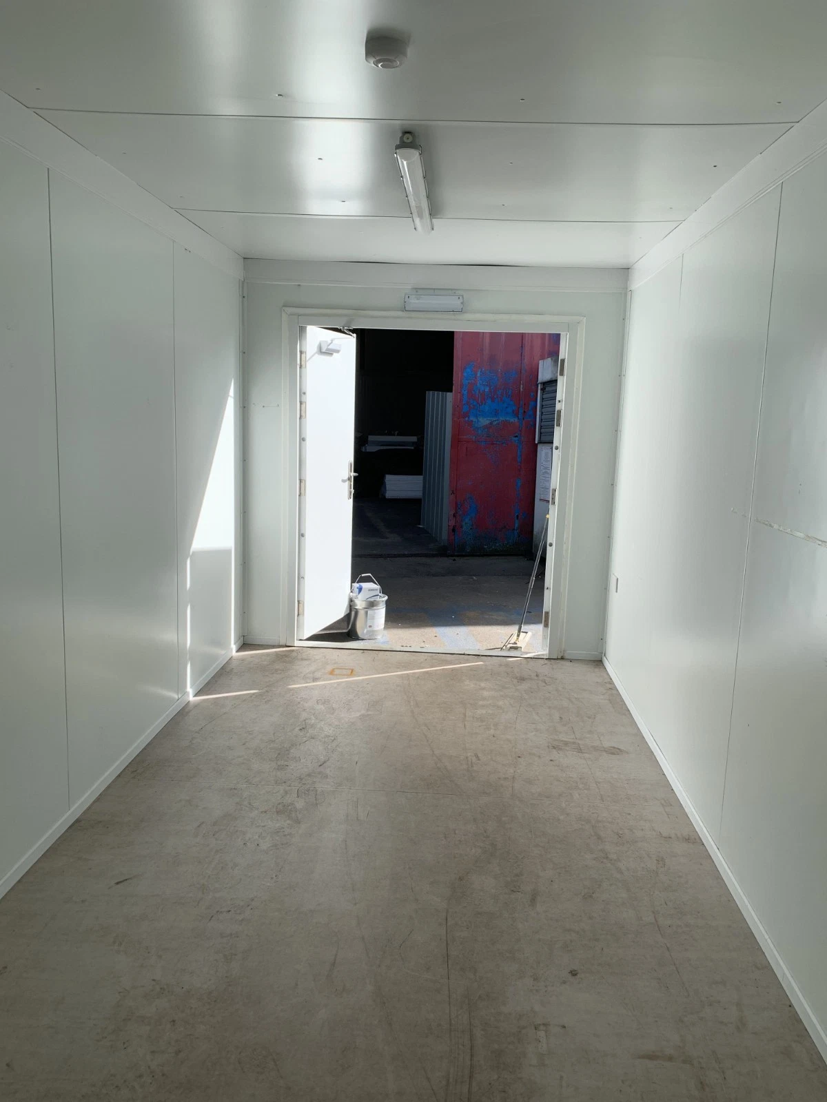 20ft insulated steel storage unit for construction and industrial applications