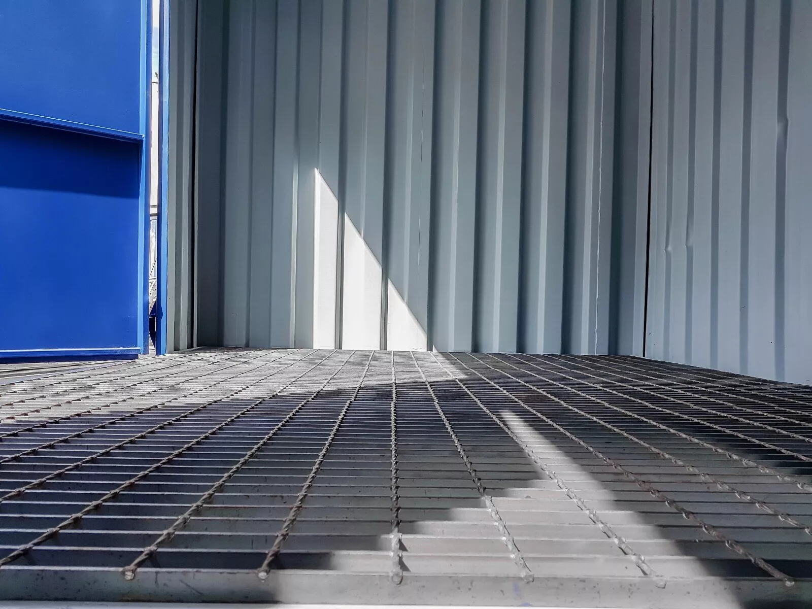 Bunded storage container for chemical and fuel containment applications
