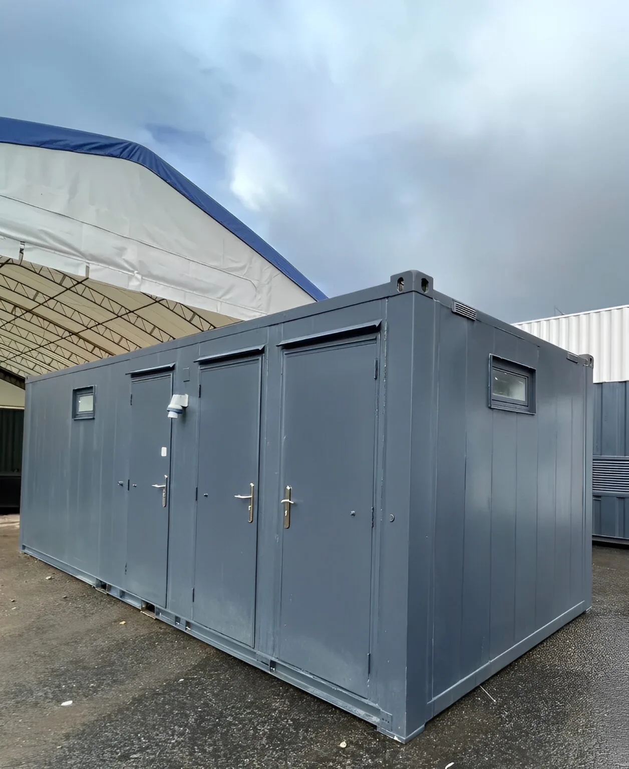 24ft x 9ft Toilet Block With Shower – 4+1 Toilet Unit