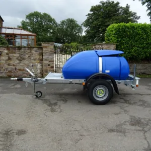 Portable water bowser trailer for construction site water storage
