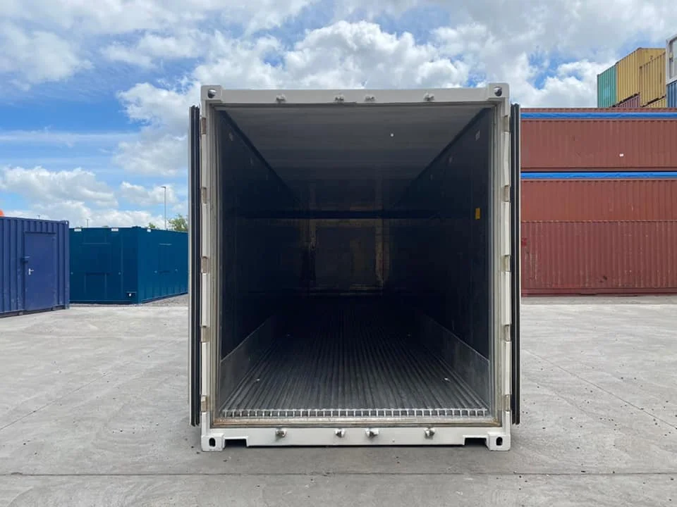 High cube reefer container with stainless steel interior and advanced cooling unit