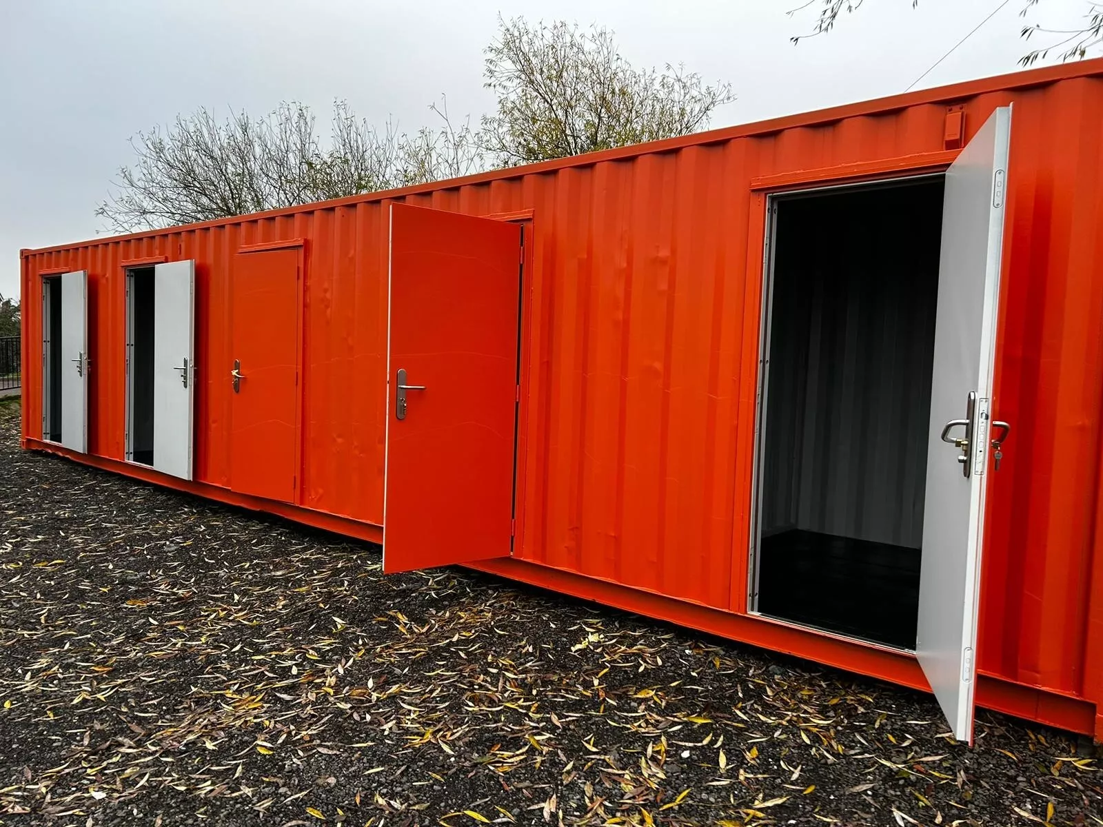 40ft self-storage container with integrated lockboxes and ventilation system