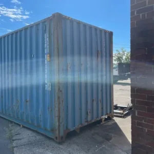 Weather-resistant 40ft storage container with marine-grade plywood flooring