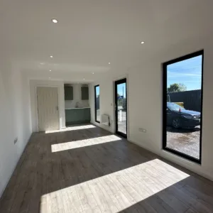 7.5m x 3m modular office with kitchenette and WC for construction sites