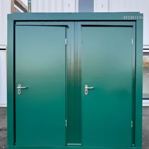 Portable welfare cabin with separate shower room and toilet facilities