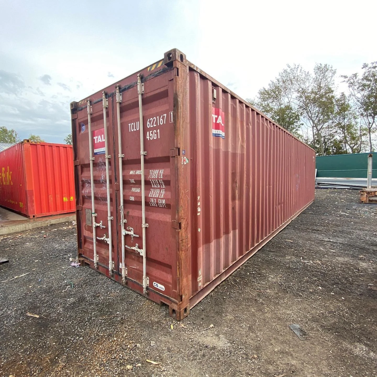 Wind and watertight 40ft used shipping container with steel construction