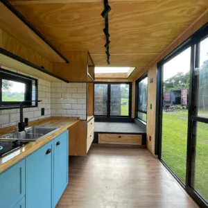 Portable 20ft container cabin with fully equipped bathroom and living area
