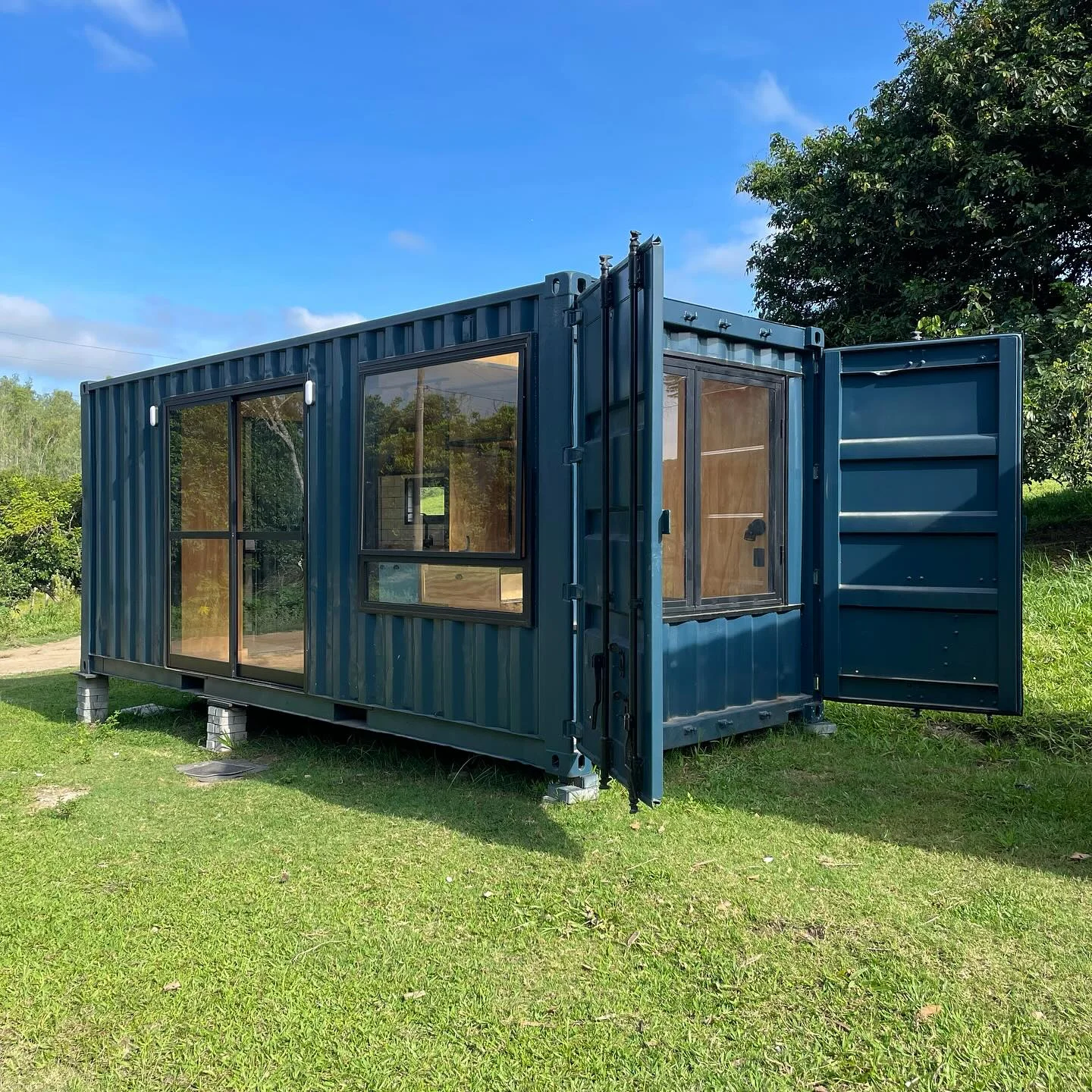 Custom 20ft Cozy Cabin Container House for Sale