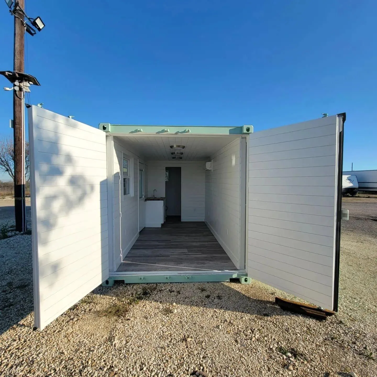 Custom 20ft shipping container house with kitchen and bathroom