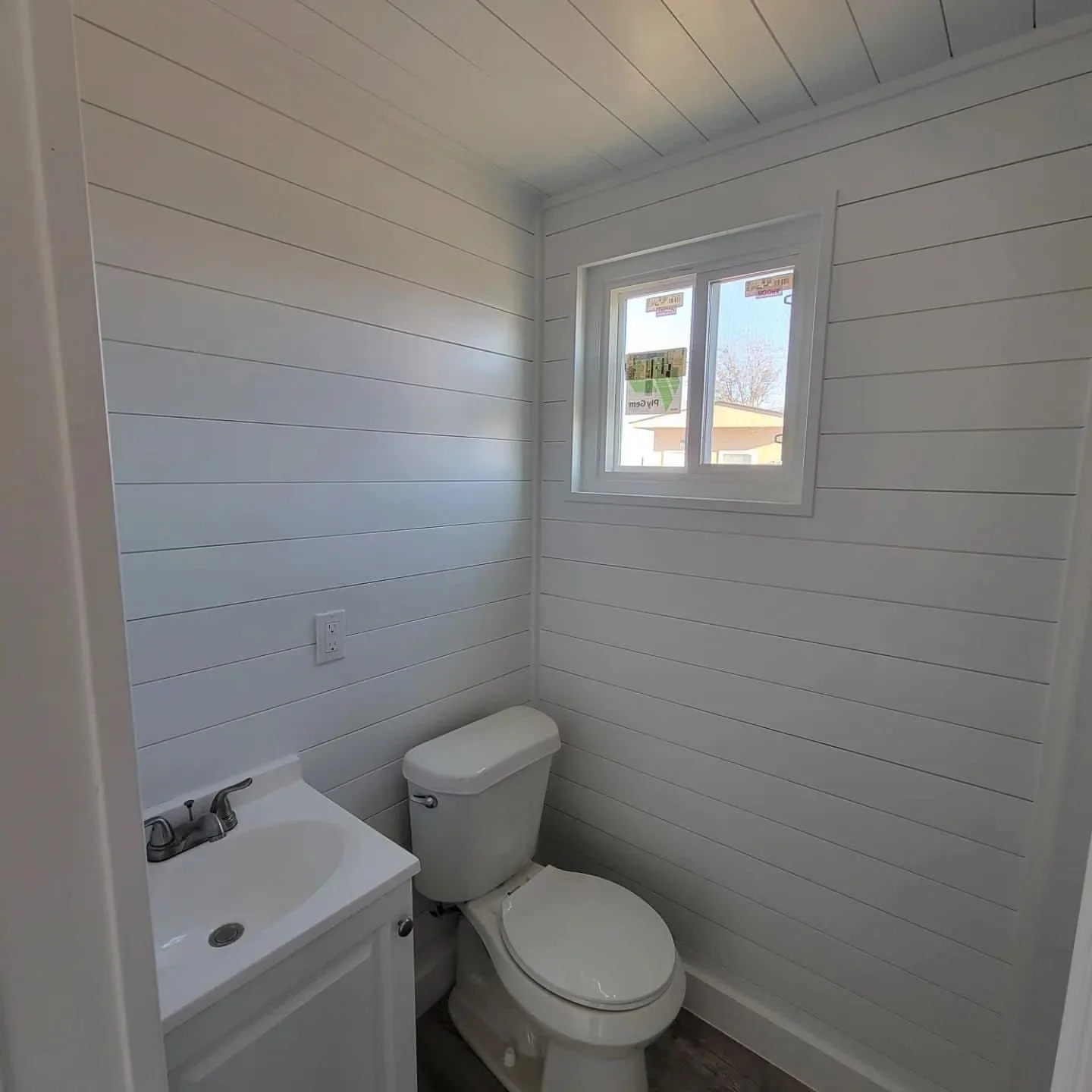 Portable 20ft container home with fully equipped interior