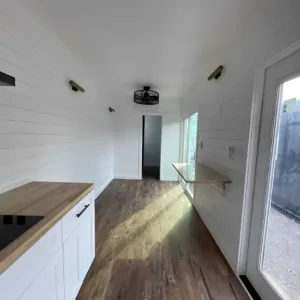 Luxury 40ft shipping container home with one-bedroom modern interior