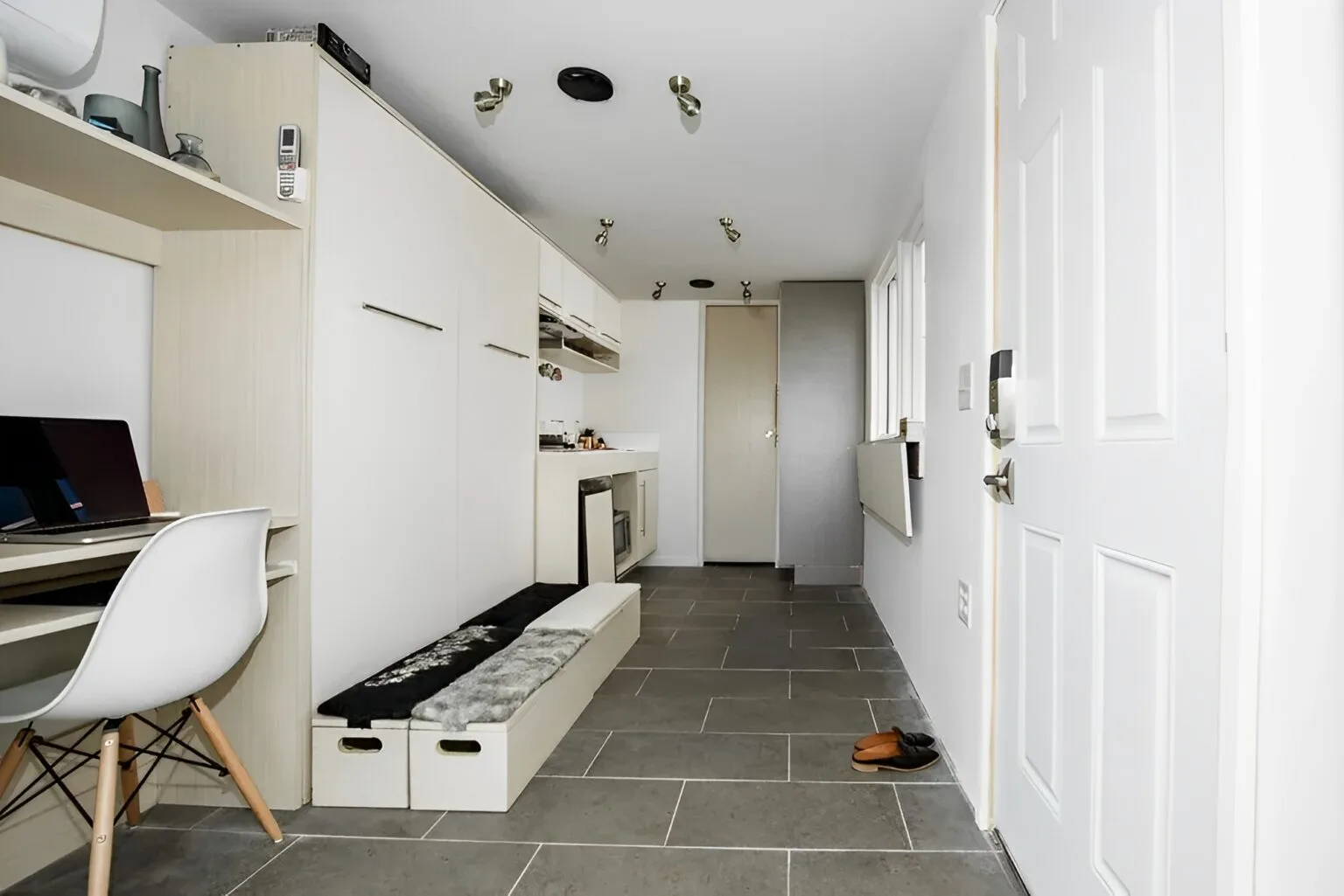 Fully furnished 20ft shipping container house with luxury finishes