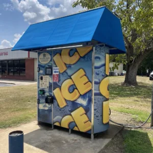 High-capacity ice vending machine for convenience stores and gas stations