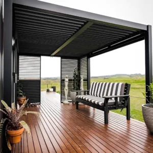40ft container home with insulated sandwich panels and steel frame construction