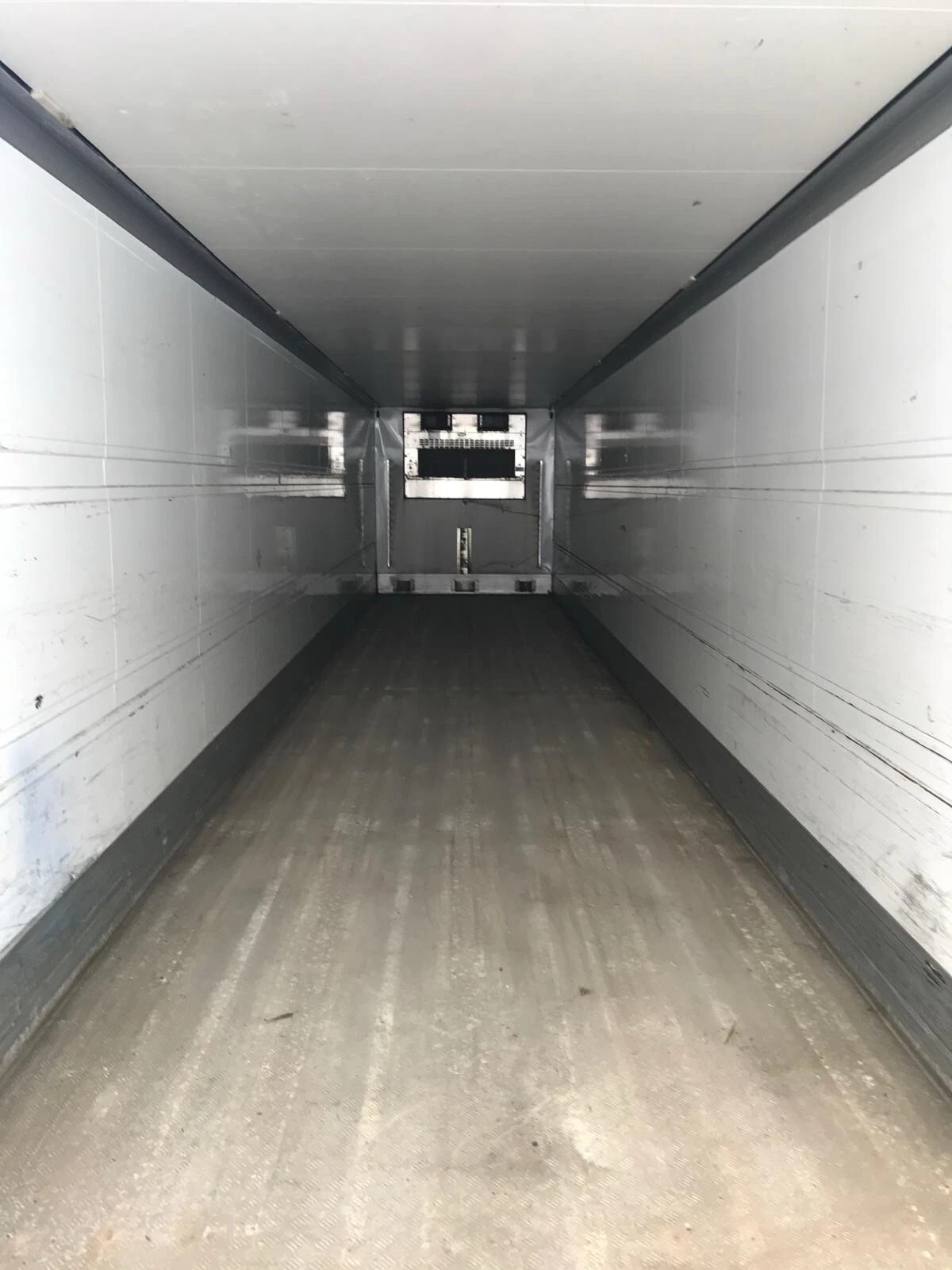 Used refrigerated shipping container with aluminum T-floor and digital controls