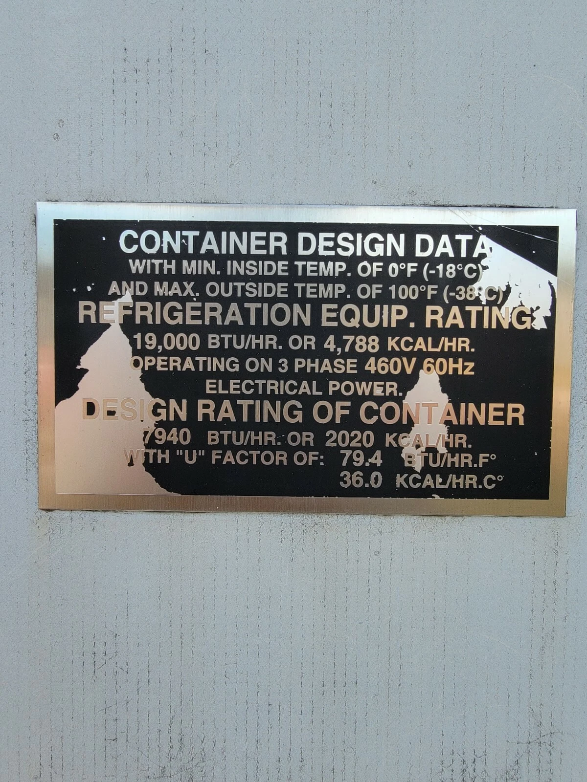 Weather-resistant 40ft insulated container with pre-installed electrical system