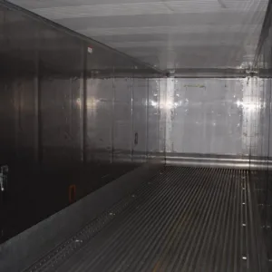 Portable cold storage container with adjustable temperature controls