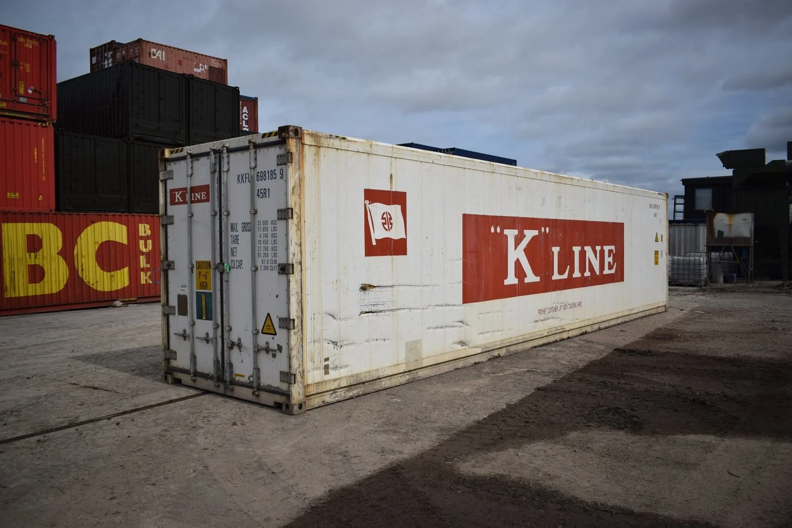 20ft reefer container for temperature-controlled food and pharmaceutical storage