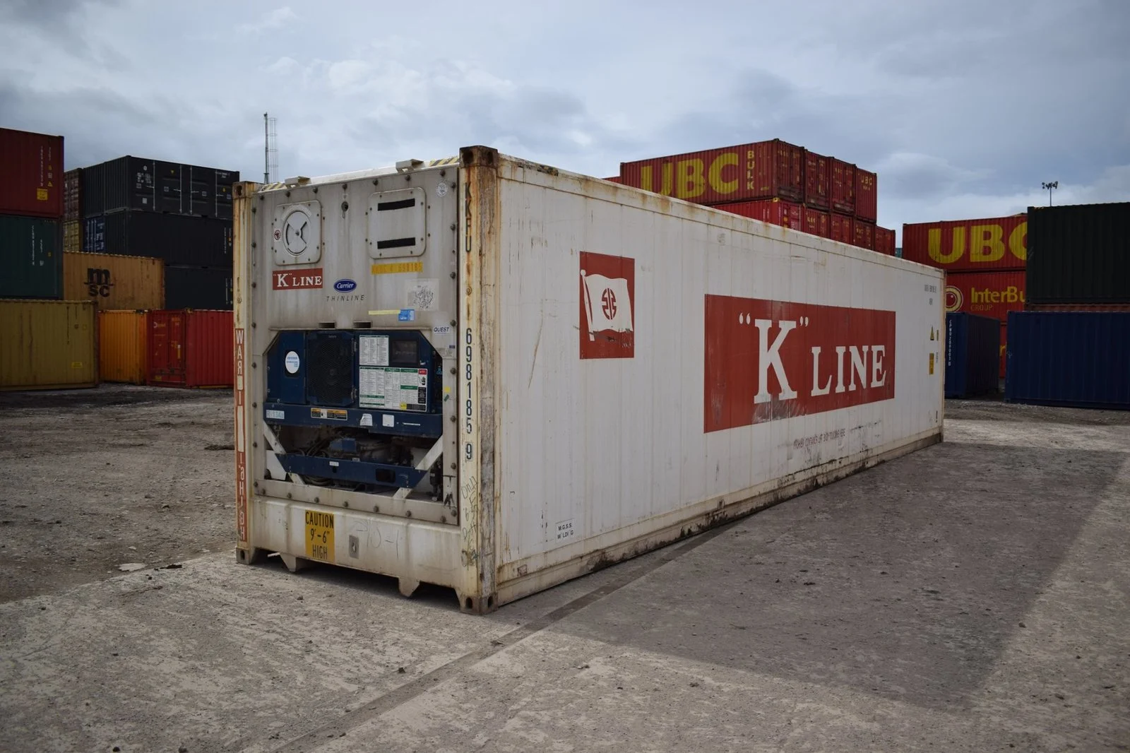 Used refrigerated shipping container with fully operational cooling system